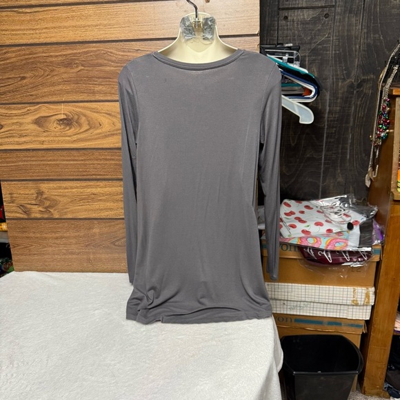 Hue brand size small Gray V-Neck Women's Top tunic length - Picture 4 of 5